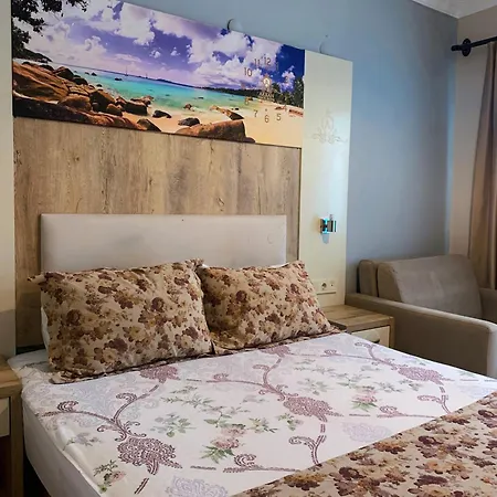 阿肯海滩酒店 3* 博德鲁姆