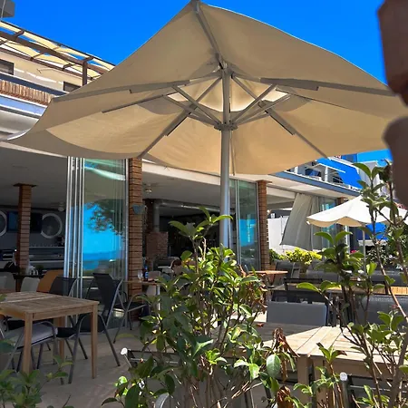 阿肯海滩酒店 博德鲁姆