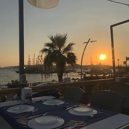 阿肯海滩酒店 3*