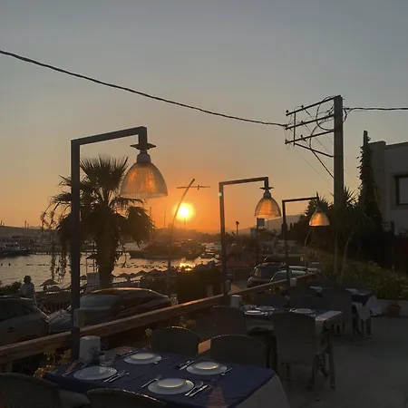 阿肯海滩酒店 3*