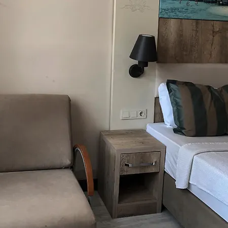 阿肯海滩酒店 3* 博德鲁姆