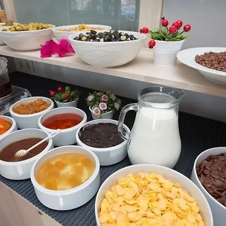 阿肯海滩酒店 3*